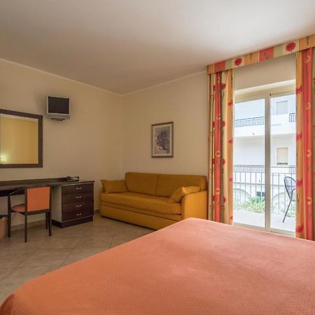 Hotel Orizzonte Letojanni Kültér fotó