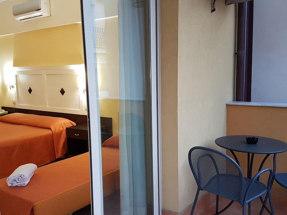 Hotel Orizzonte Letojanni Kültér fotó