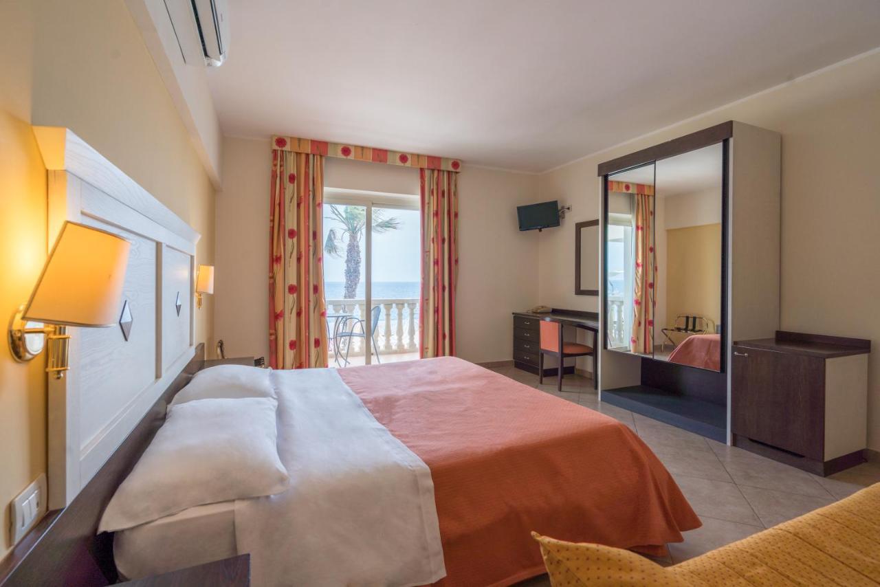 Hotel Orizzonte Letojanni Kültér fotó