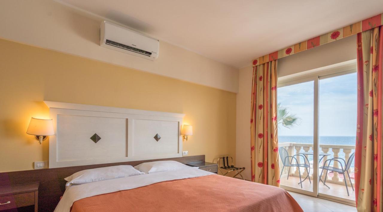 Hotel Orizzonte Letojanni Kültér fotó