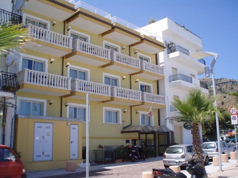 Hotel Orizzonte Letojanni Kültér fotó