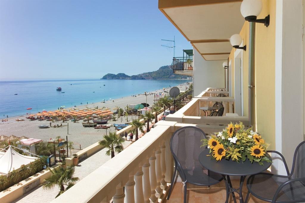 Hotel Orizzonte Letojanni Kültér fotó